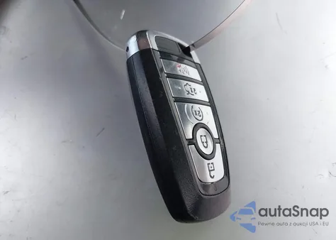 2019 Ford Fusion Hybrid Titanium z USA, uszkodzony, nr VIN 3FA6P0RU0KR116903